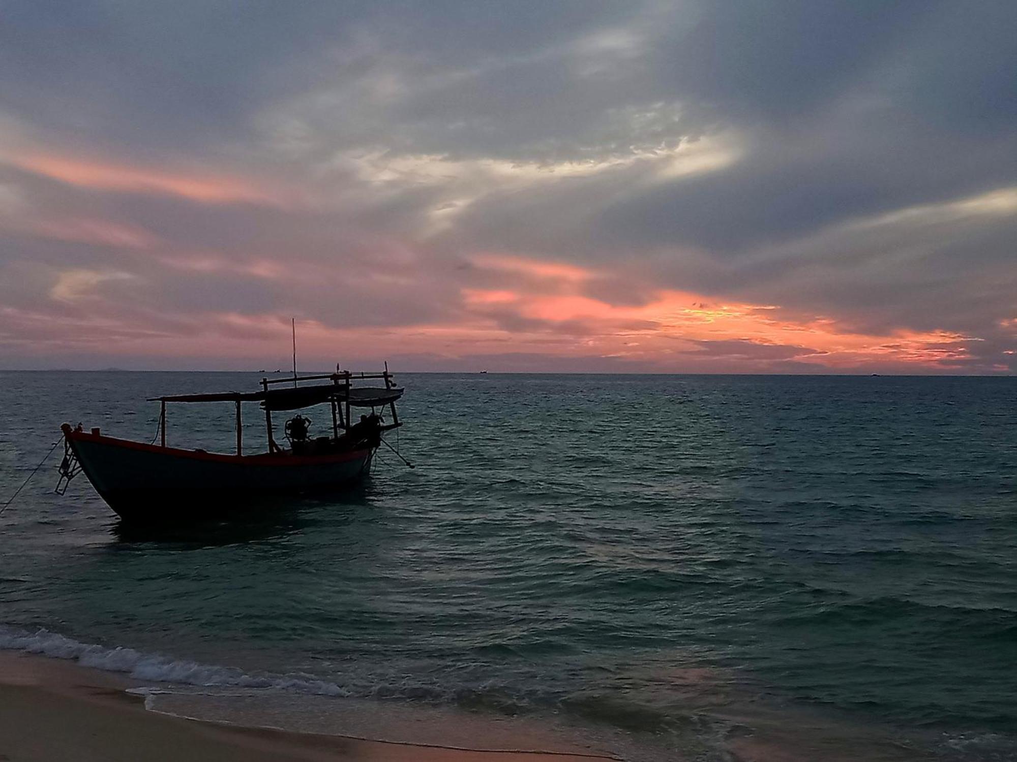 Baloo Guesthouse Đảo Koh Rong Samloem Ngoại thất bức ảnh