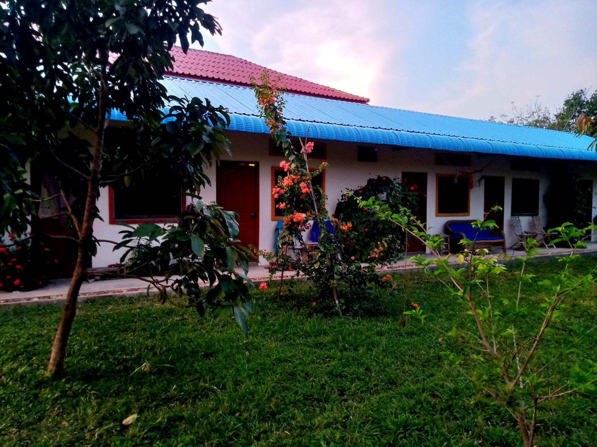 Baloo Guesthouse Đảo Koh Rong Samloem Ngoại thất bức ảnh